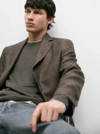 Blazer de lino con detalles en los bolsillos