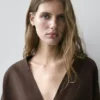 Blusa cruzada de lino holgada y fluida Blusa cruzada de lino holgada y fluida