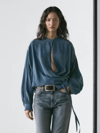 Blusa cruzada y fluida