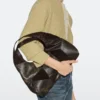 Bolso de cuero de gamuza de tamaño mediano con diseño de patchwork Bolso de cuero de gamuza de tamaño mediano con diseño de patchwork