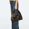 Bolso de cuero de gamuza de tamaño mediano con diseño de patchwork Bolso de cuero de gamuza de tamaño mediano con diseño de patchwork