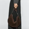 Bolso de media luna de piel serrada Bolso de media luna de piel serrada