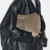 Bolso de piel serrada con detalles de tachuelas Bolso de piel serrada con detalles de tachuelas