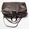 Bolso maxi tipo duffle de piel napa Bolso maxi tipo duffle de piel napa