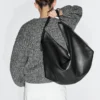 Bolso mediano de piel napa Bolso mediano de piel napa
