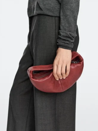 Bolso mini de media luna de piel napa