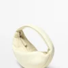 Bolso mini de media luna de piel napa Bolso mini de media luna de piel napa