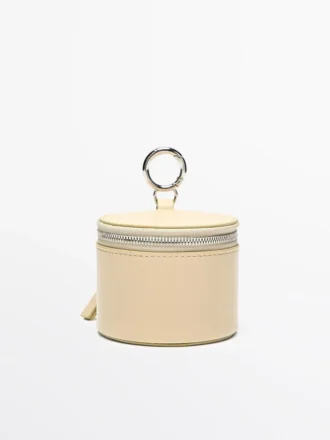 Bolso redondo de piel napa con pedrería