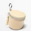 Bolso redondo de piel napa con pedrería Bolso redondo de piel napa con pedrería