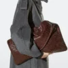 Bolso tipo cartera grande de piel napa trenzada Bolso tipo cartera grande de piel napa trenzada