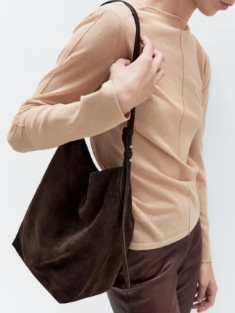 Bolso tipo cubo de piel de ante dividida