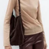 Bolso tipo cubo de piel de ante dividida Bolso tipo cubo de piel de ante dividida