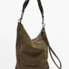 Bolso tipo cubo de piel de ante dividida Bolso tipo cubo de piel de ante dividida