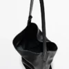 Bolso tipo cubo de piel napa Bolso tipo cubo de piel napa