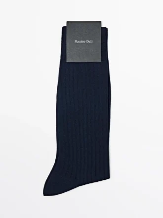 Calcetines elegantes acanalados