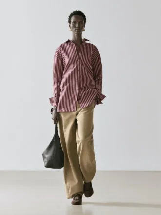 Camisa holgada con detalles a rayas