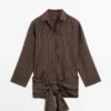 Camisas a rayas con detalle de bufanda