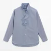 Camisas con detalle de cuello con volantes Camisas con detalle de cuello con volantes