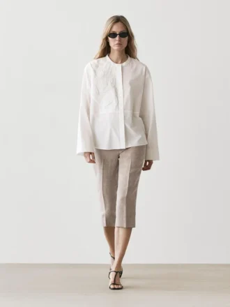 Camisas de mezcla de algodón con detalle bordado