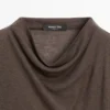 Camiseta con cuello de embudo