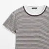 Camiseta de doble capa a rayas con mangas cortas Camiseta de doble capa a rayas con mangas cortas