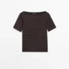 Camiseta de manga corta a rayas con cuello barco Camiseta de manga corta a rayas con cuello barco