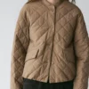 Chaqueta acolchada corta y ligera Chaqueta acolchada corta y ligera