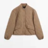 Chaqueta acolchada corta y ligera Chaqueta acolchada corta y ligera