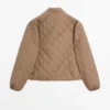 Chaqueta acolchada corta y ligera Chaqueta acolchada corta y ligera