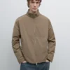 Chaqueta acolchada repelente al agua con cuello alto Chaqueta acolchada repelente al agua con cuello alto