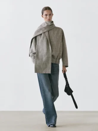 Chaqueta bomber con efecto moteado y bufanda