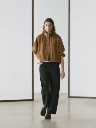 Chaqueta bomber corta de piel de ante