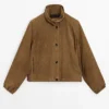 Chaqueta bomber corta de piel de ante