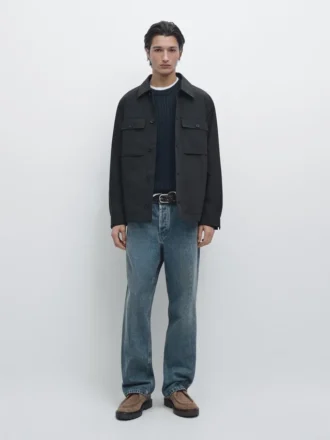 Chaqueta corta con detalles de bolsillos