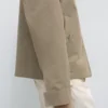 Chaqueta corta con detalles de bolsillos Chaqueta corta con detalles de bolsillos