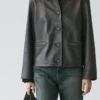 Chaqueta corta de piel napa