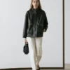 Chaqueta de piel napa con detalles en los bolsillos Chaqueta de piel napa con detalles en los bolsillos