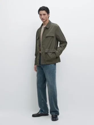 Chaqueta ligera con bolsillos