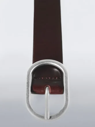 Cinturón de piel de nubuck con hebilla ovalada