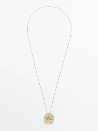 Collar con colgante de encaje