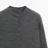 Cárdigan de cuello alto con botones cubiertos Cárdigan de cuello alto con botones cubiertos