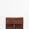 Estuche para accesorios tecnológicos de piel napa