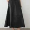 Falda midi de piel napa con costuras Falda midi de piel napa con costuras