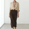 Falda midi recta de piel nobuk Falda midi recta de piel nobuk