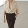 Falda midi recta de piel nobuk Falda midi recta de piel nobuk
