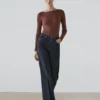 Jeans acampanados de cintura alta Jeans acampanados de cintura alta