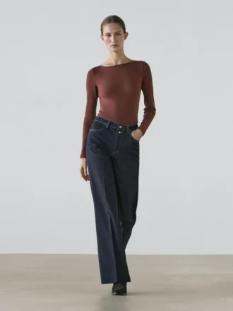 Jeans acampanados de cintura alta