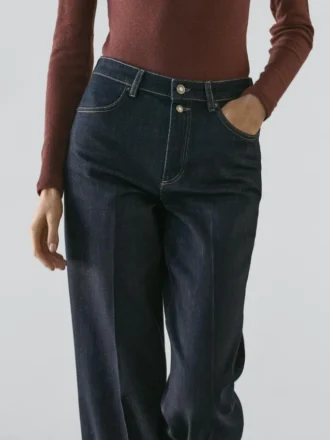 Jeans acampanados de cintura alta
