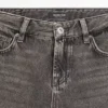 Jeans de corte recto y talle bajo Jeans de corte recto y talle bajo