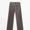 Jeans de corte recto y talle bajo Jeans de corte recto y talle bajo